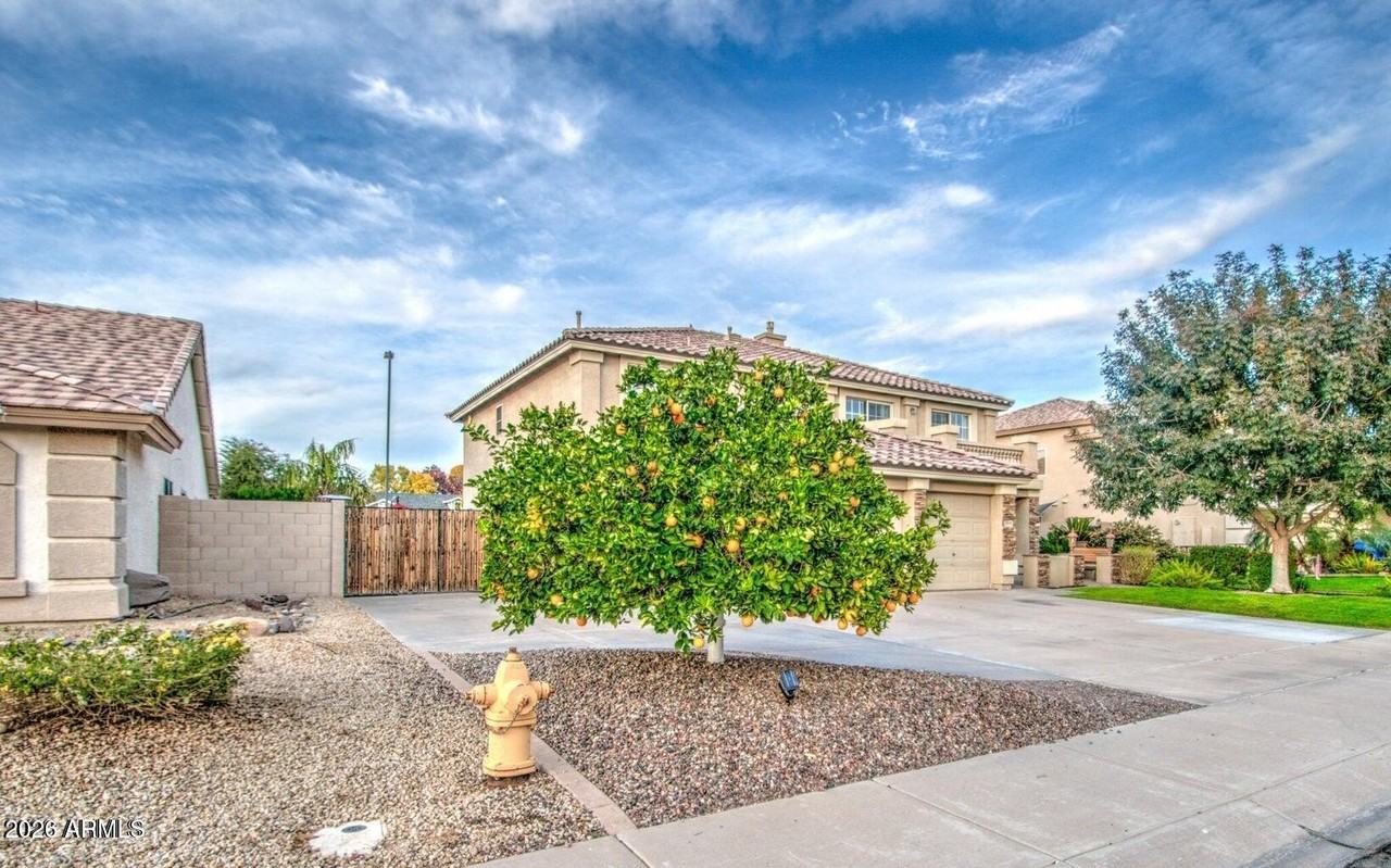 3904 E Leah Ct - Photo 4 of 50