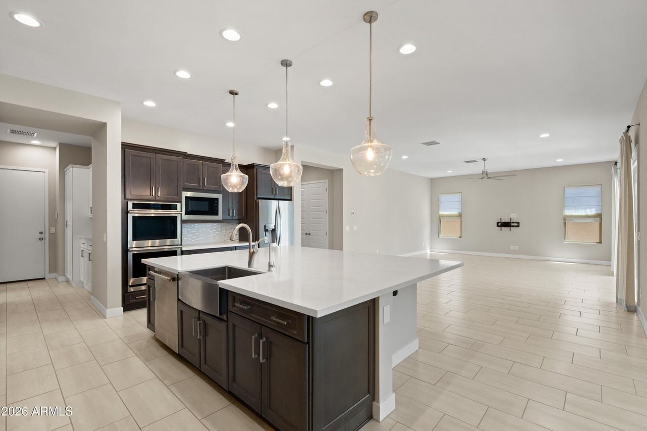 3005 E Herrera Dr - Photo 4 of 28