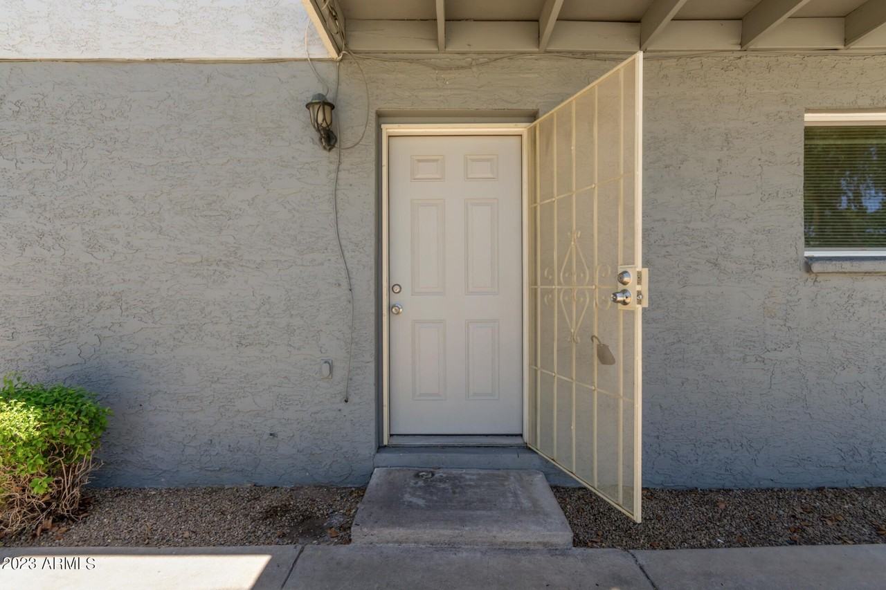 2633 W Ocotillo Rd #1 - Photo 5 of 27