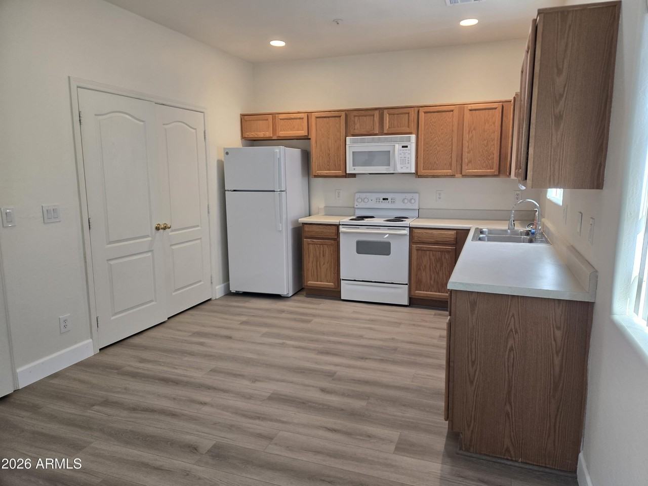 8940 W Olive Ave #93 - Photo 6 of 16