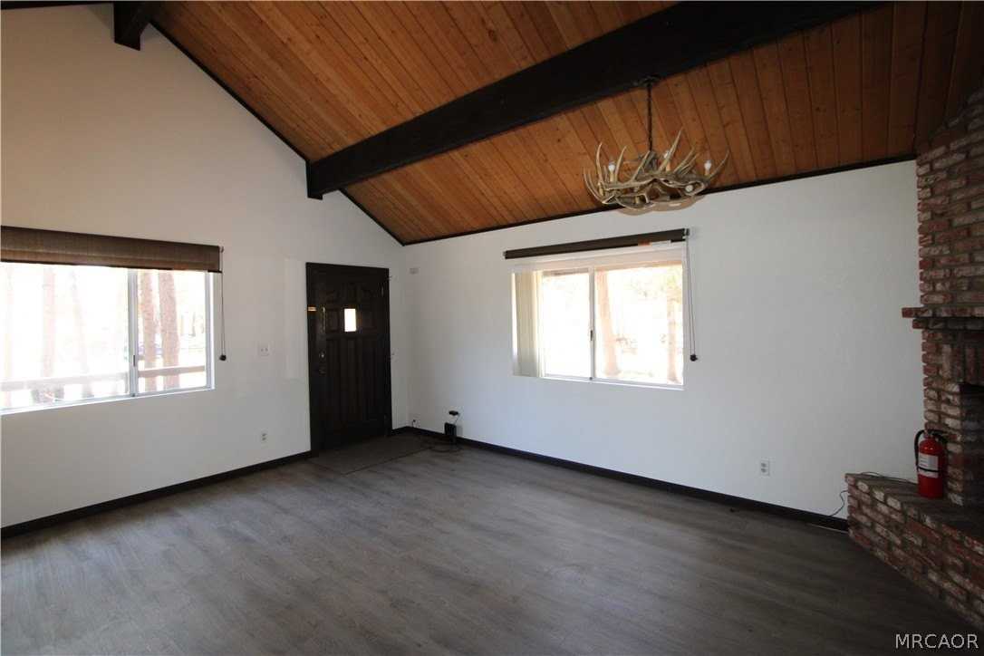 898 Los Angeles Ave - Photo 3 of 16