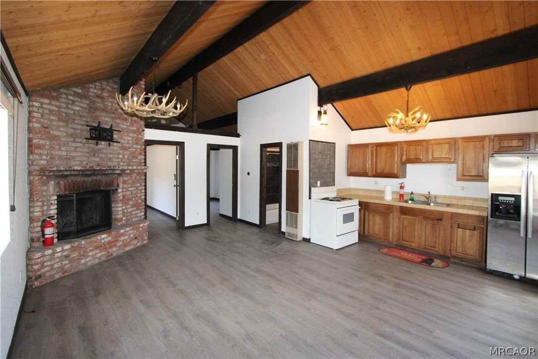 898 Los Angeles Ave - Photo 5 of 16