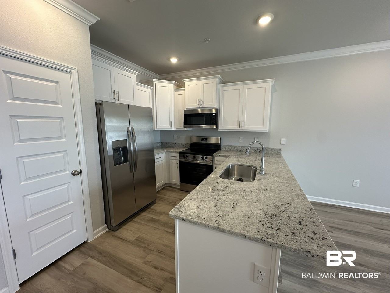 4446 Lost Bay Dr - Photo 3 of 14