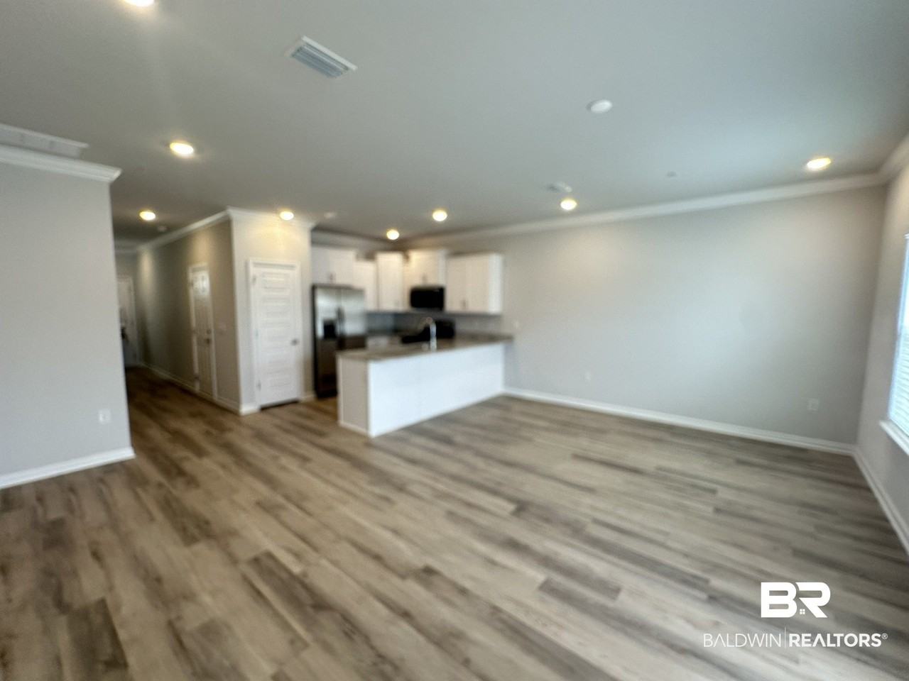 4446 Lost Bay Dr - Photo 5 of 14
