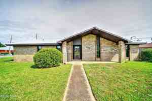 featured image of 1820 W 24th St