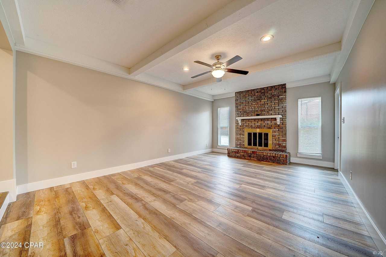 1820 W 24th St - Photo 5 of 27