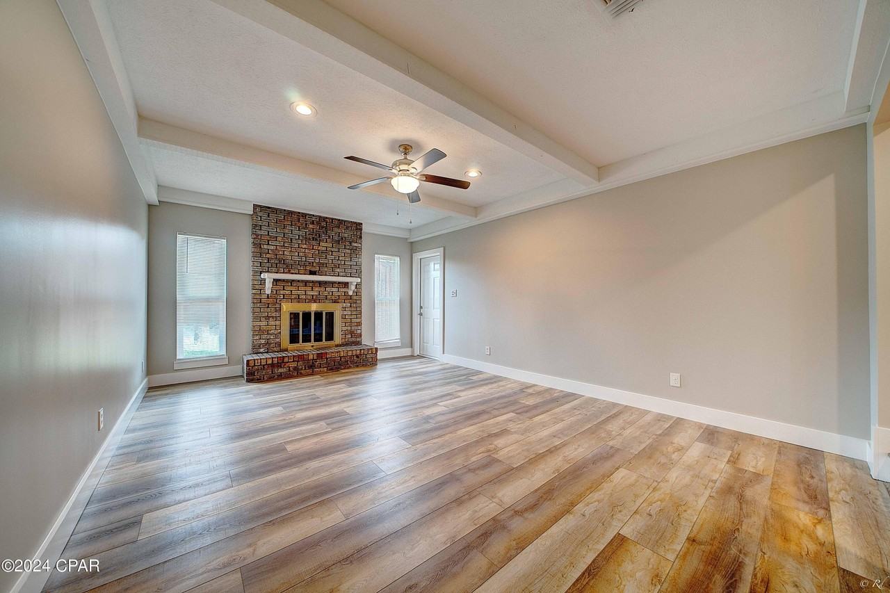 1820 W 24th St - Photo 6 of 27