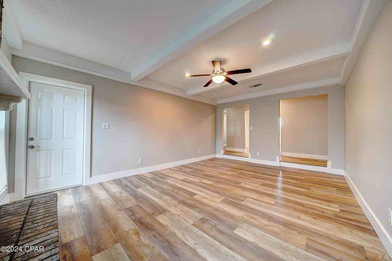 1820 W 24th St - Photo 7 of 27
