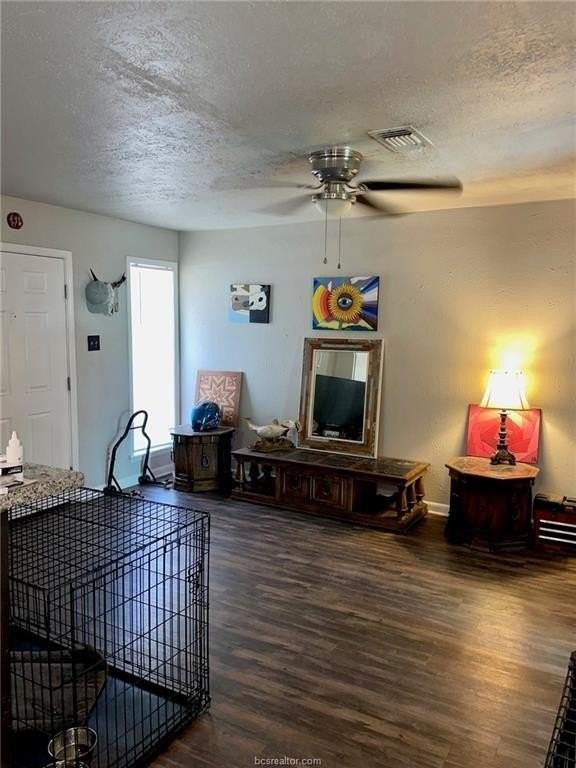 1300 Airline Dr - Photo 3 of 10