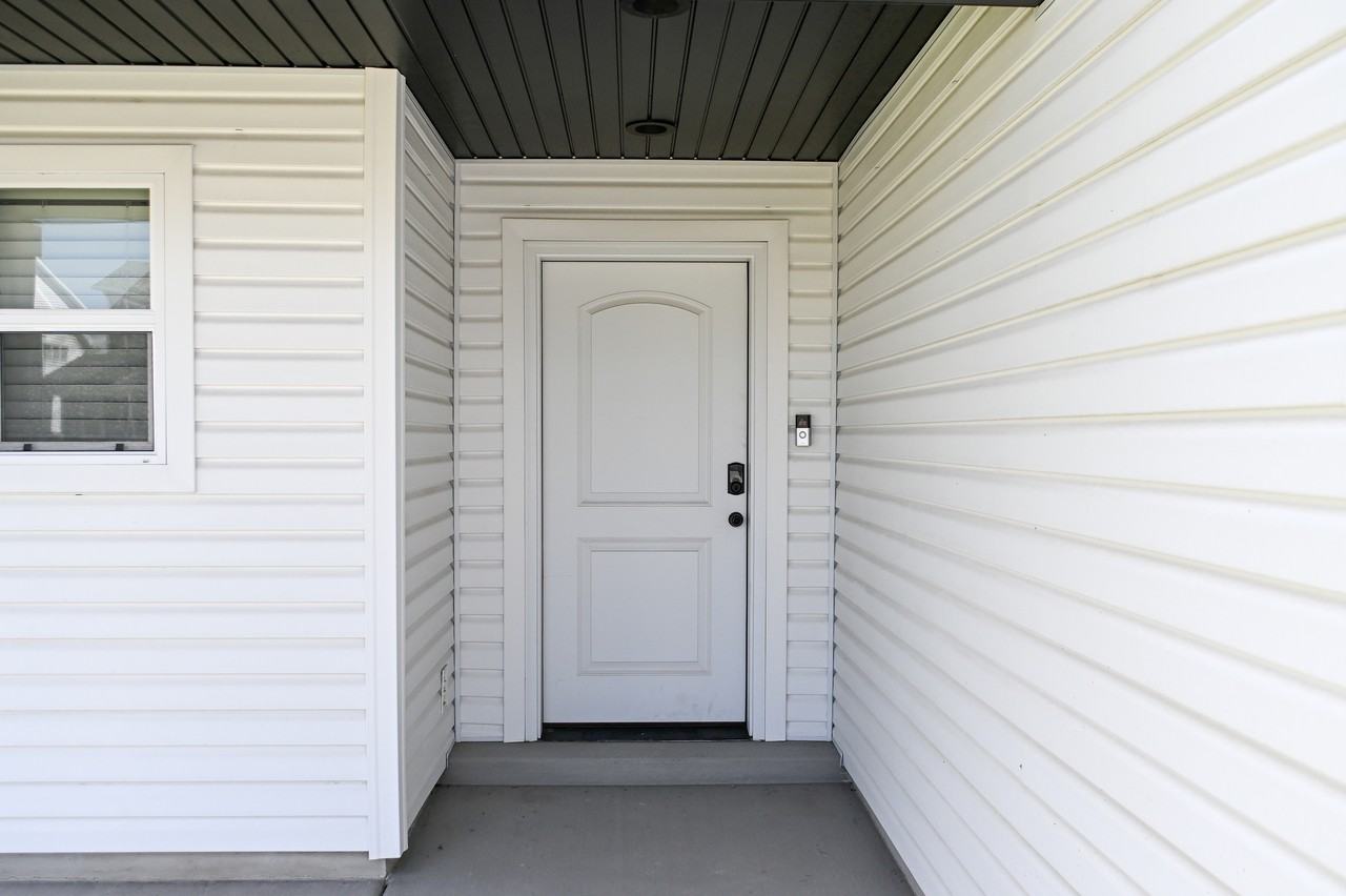 1463 W 2055 S - Photo 2 of 24
