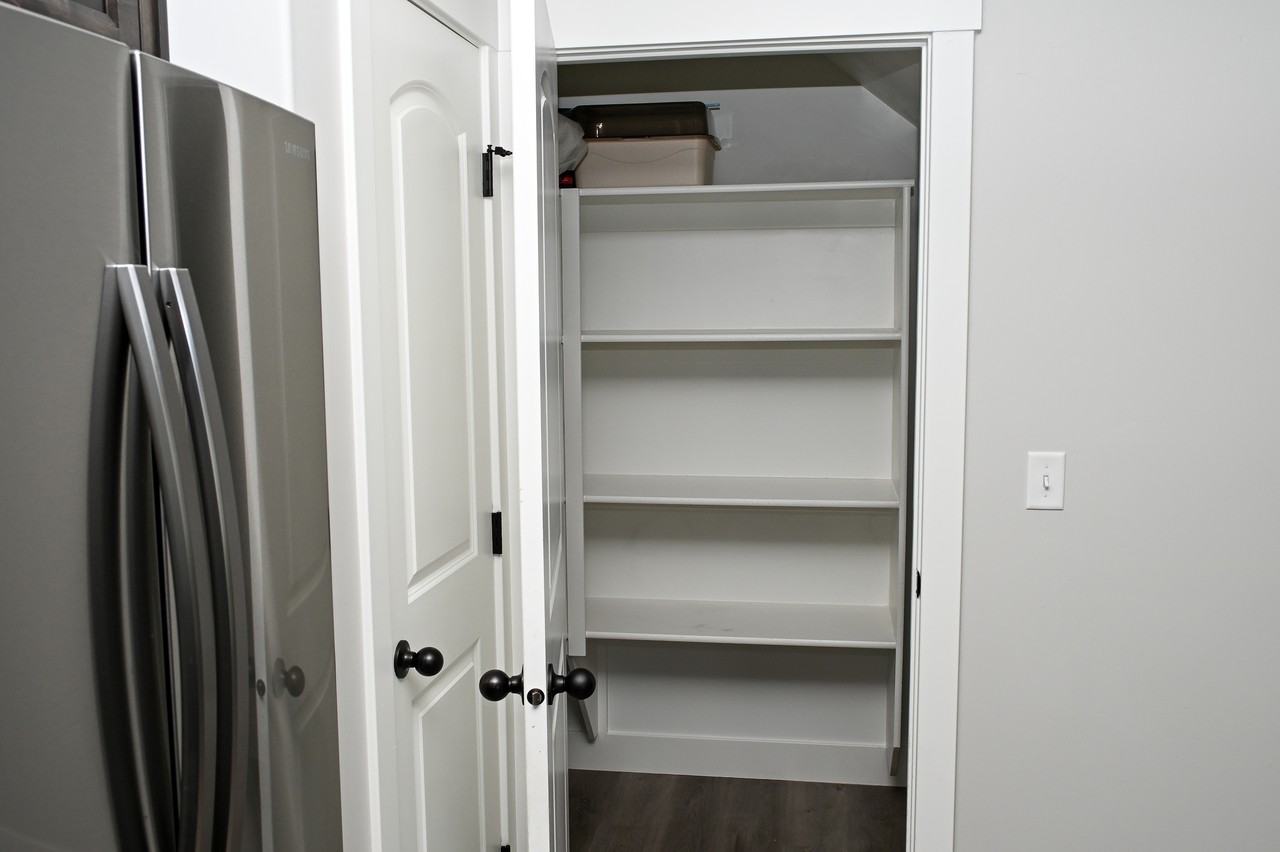 1463 W 2055 S - Photo 7 of 24