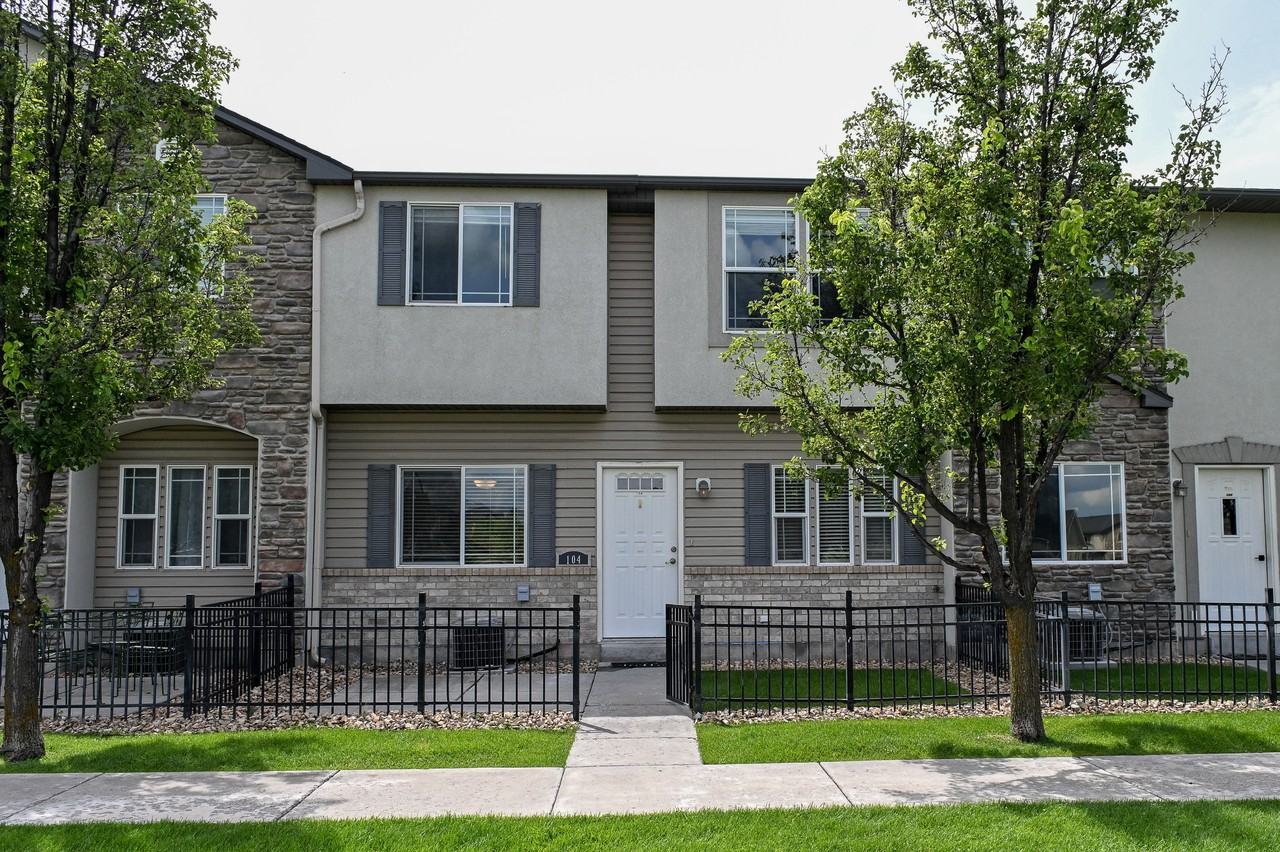 487 W 1490 N #104