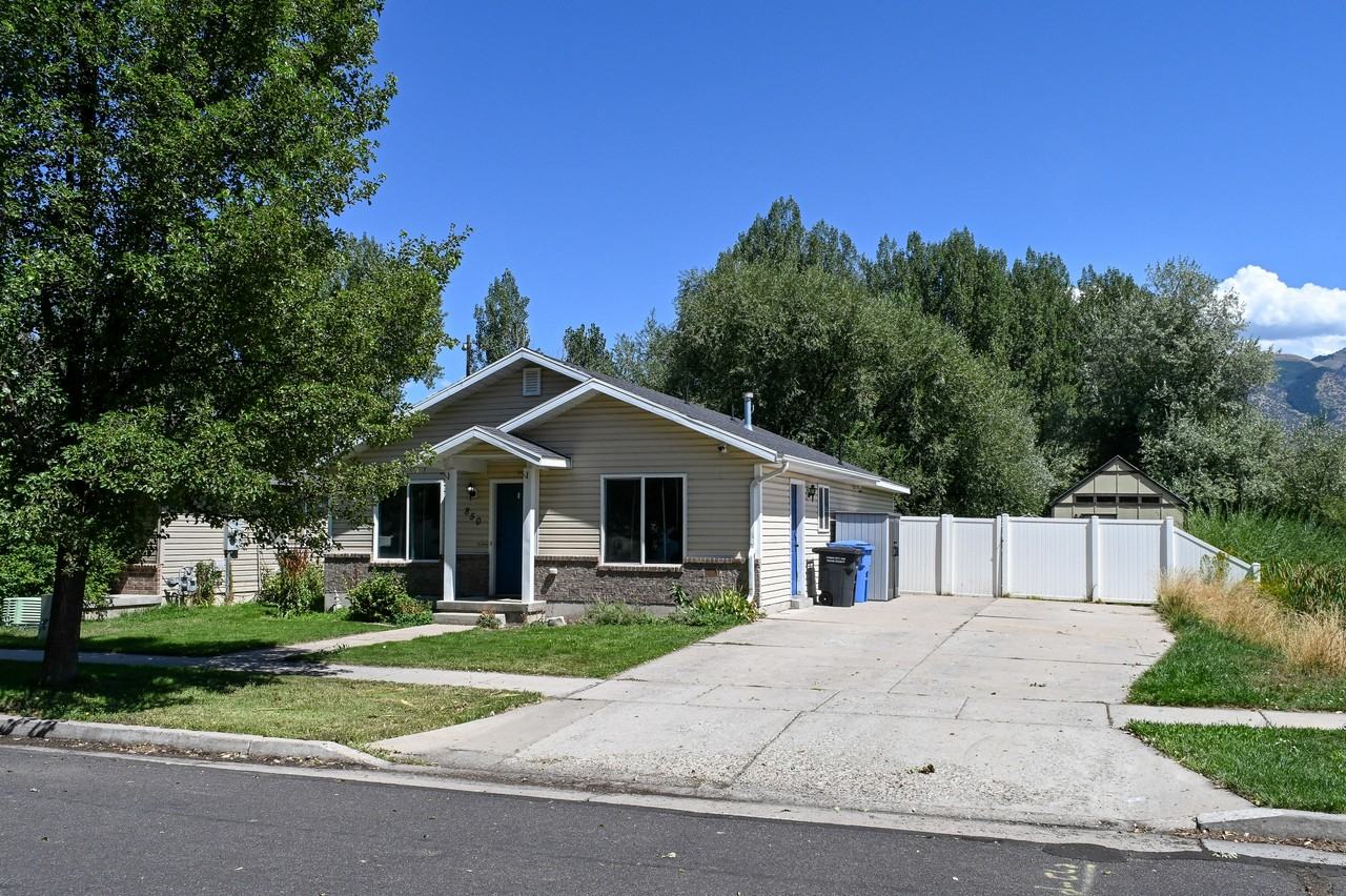 850 S 670 W - Photo 2 of 17
