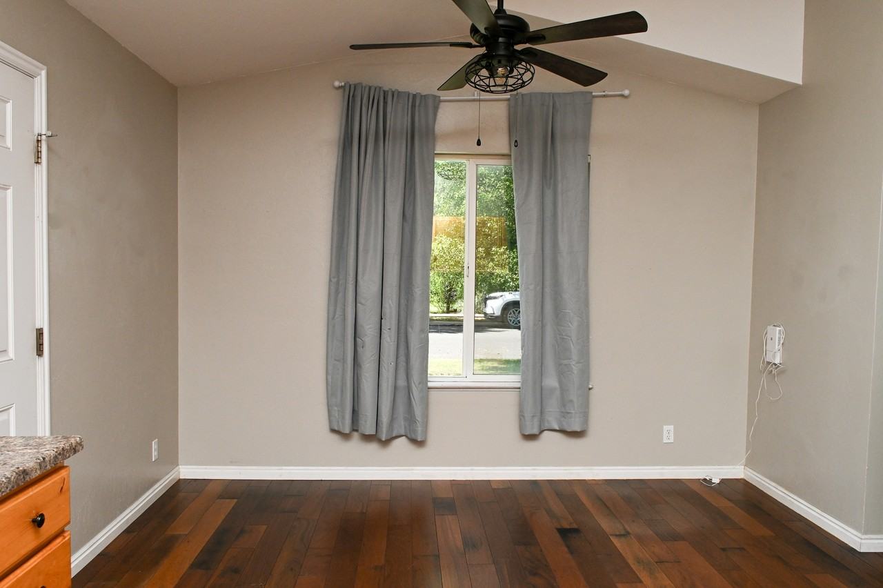 850 S 670 W - Photo 3 of 17