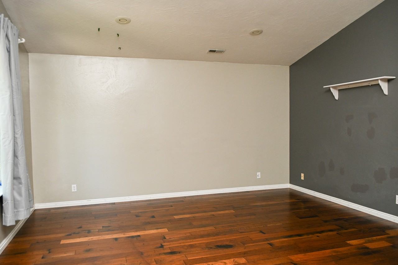 850 S 670 W - Photo 4 of 17