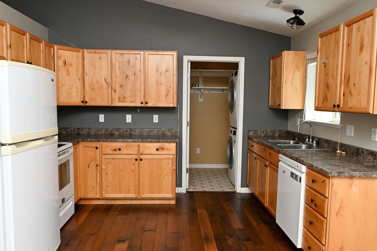 850 S 670 W - Photo 5 of 17
