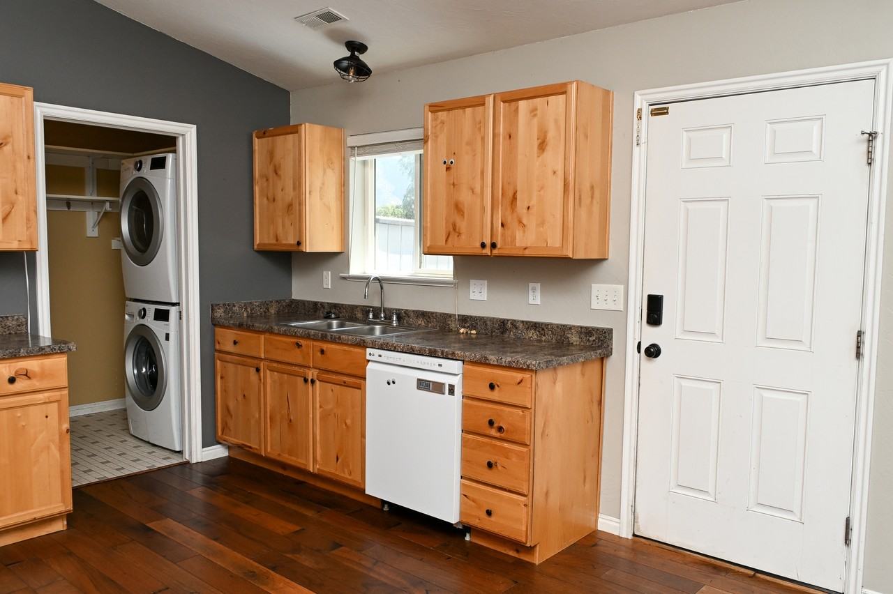 850 S 670 W - Photo 6 of 17