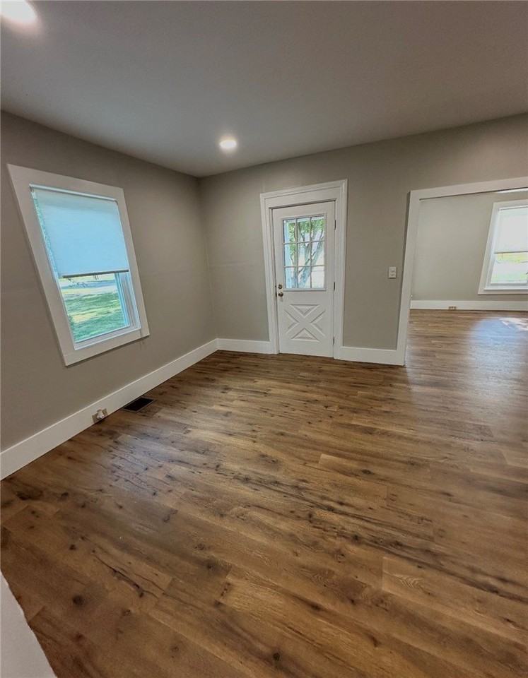 1116 Walnut St - Photo 2 of 8