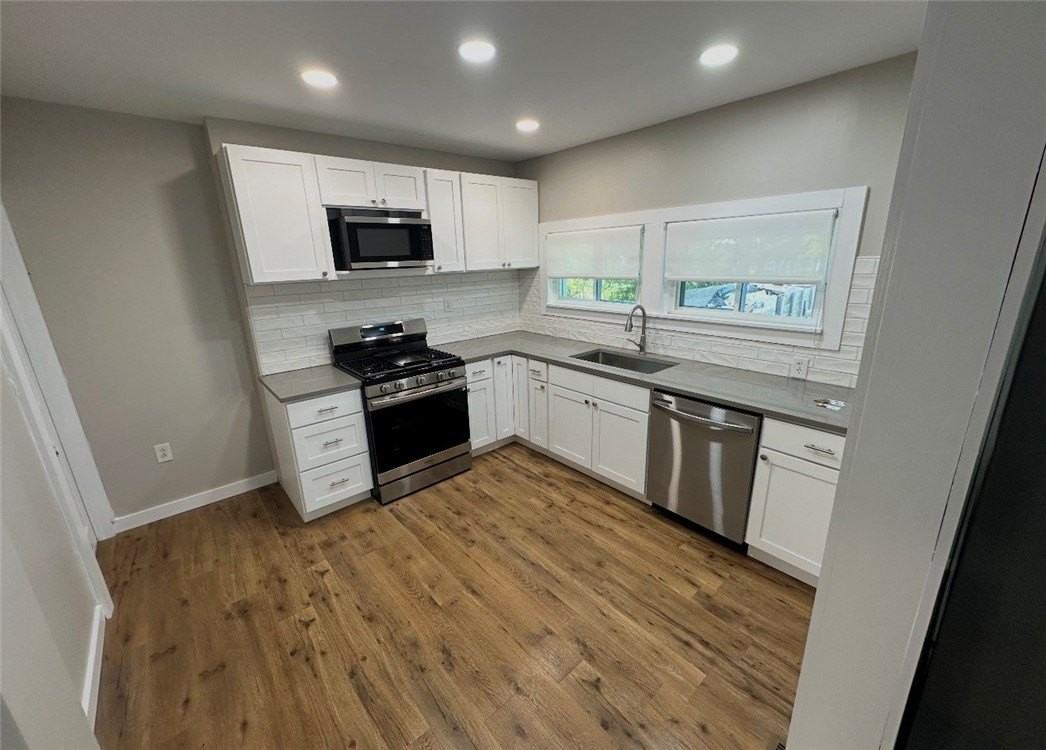 1116 Walnut St - Photo 3 of 8