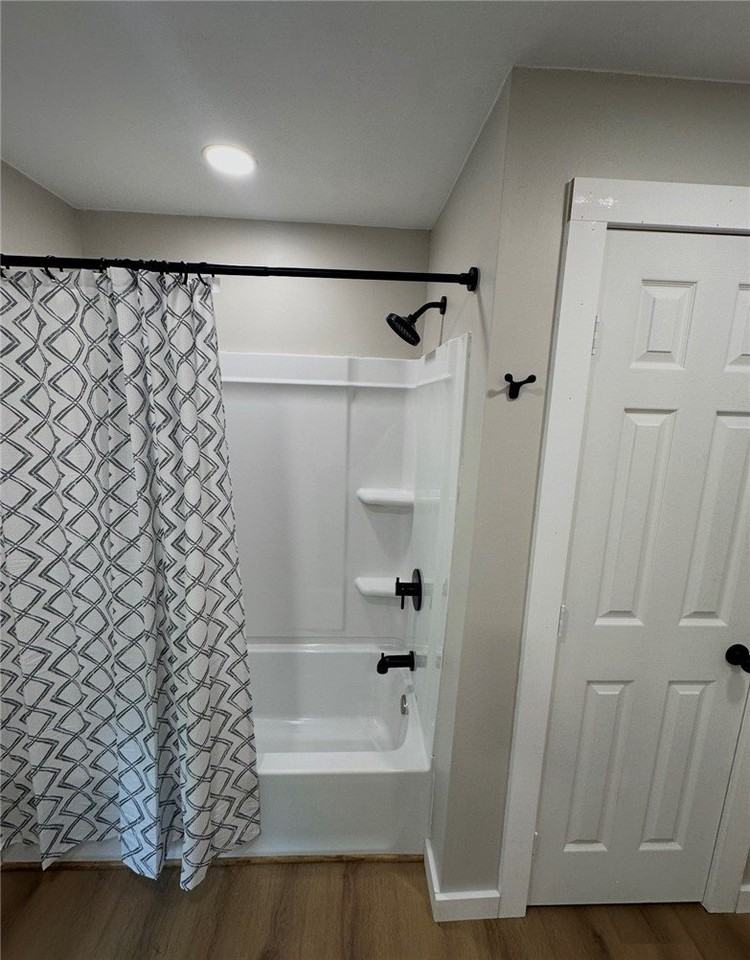1116 Walnut St - Photo 5 of 8