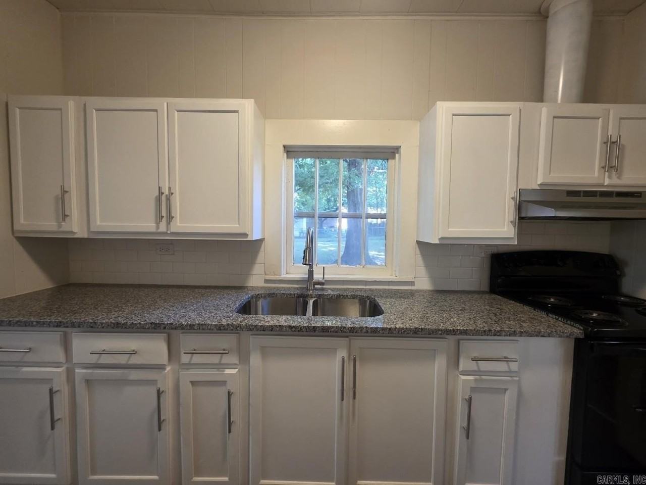 609 N Morrill St - Photo 4 of 15