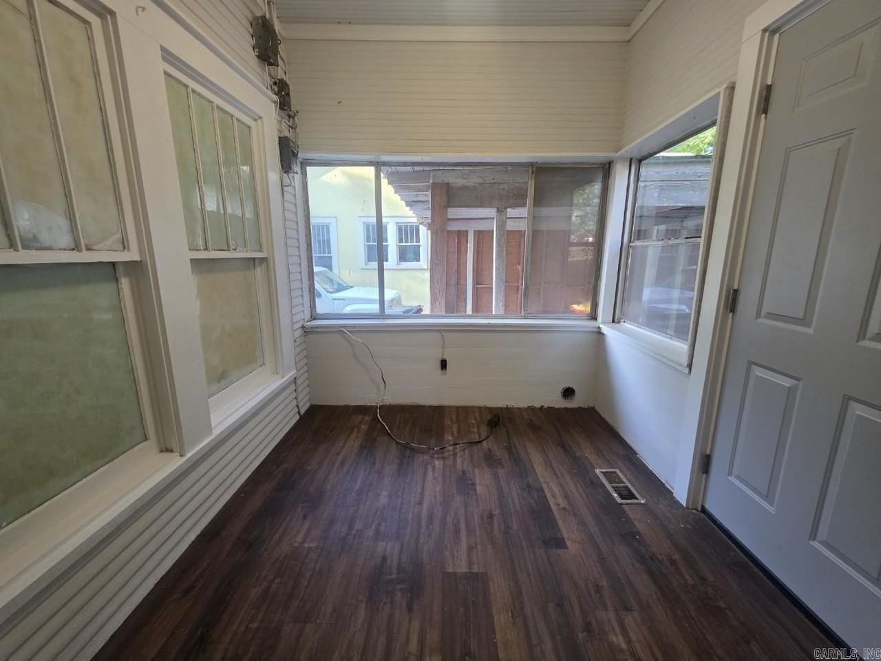 609 N Morrill St - Photo 7 of 15