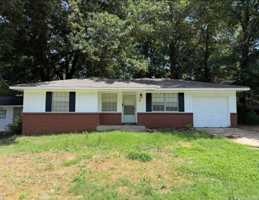 featured image of 8 Glendale Dr