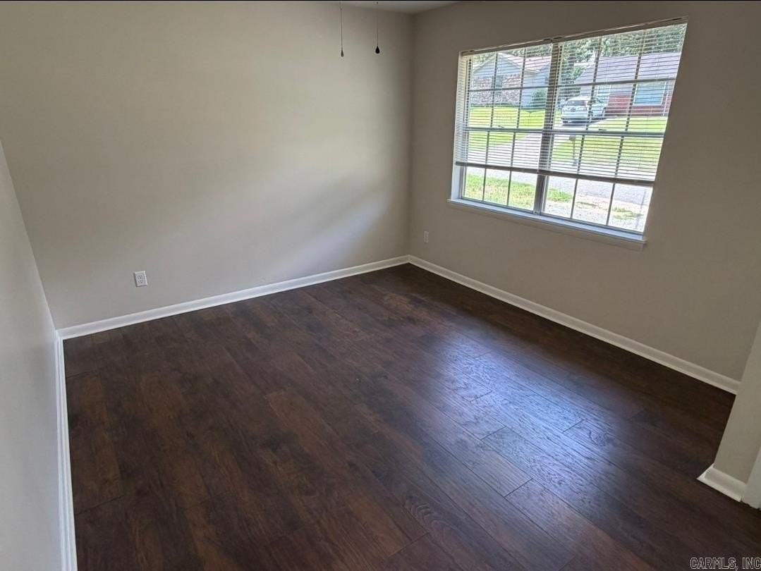 8 Glendale Dr - Photo 2 of 8