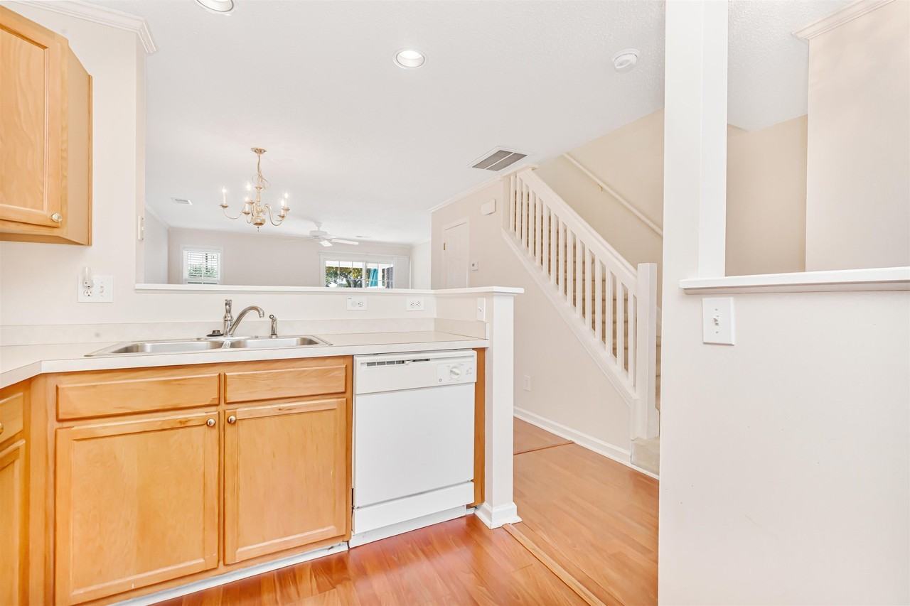 3555 Crepe Myrtle Ct - Photo 7 of 24