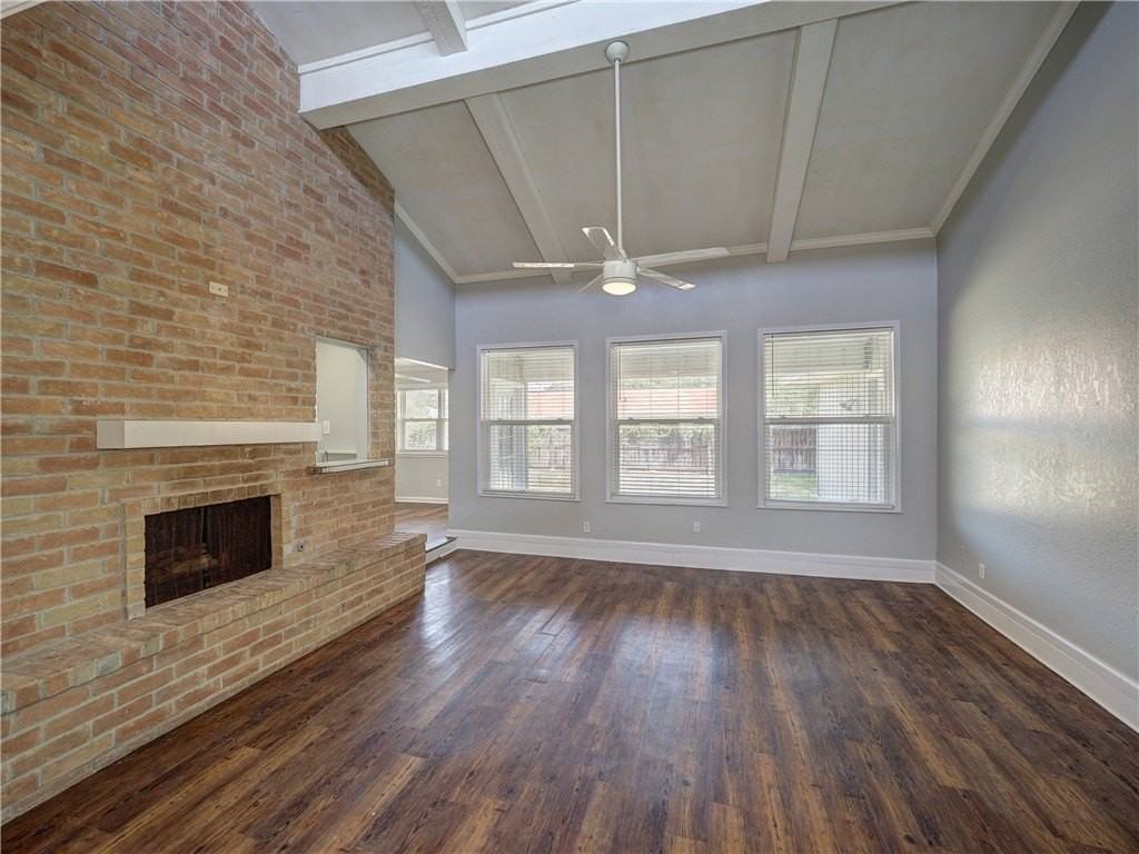 2114 Matagorda Dr - Photo 4 of 32
