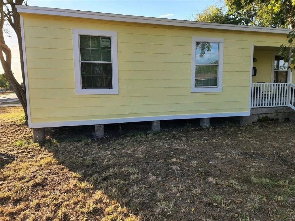 133 E Vanderbilt Dr - Photo 2 of 15
