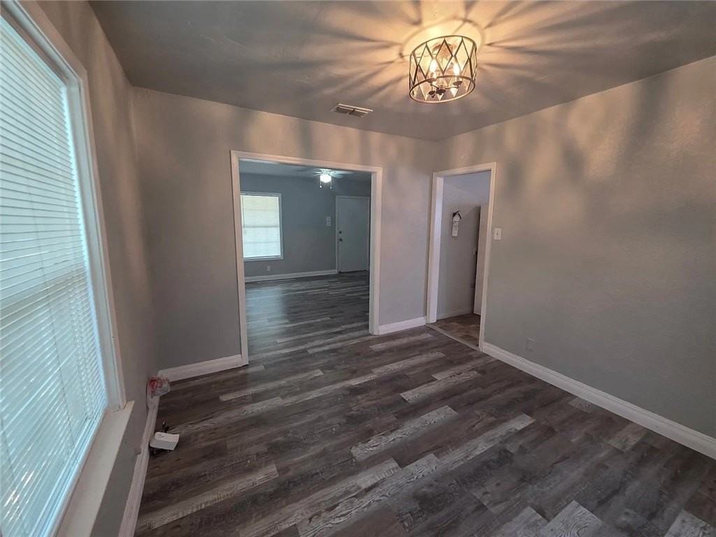 133 E Vanderbilt Dr - Photo 7 of 15