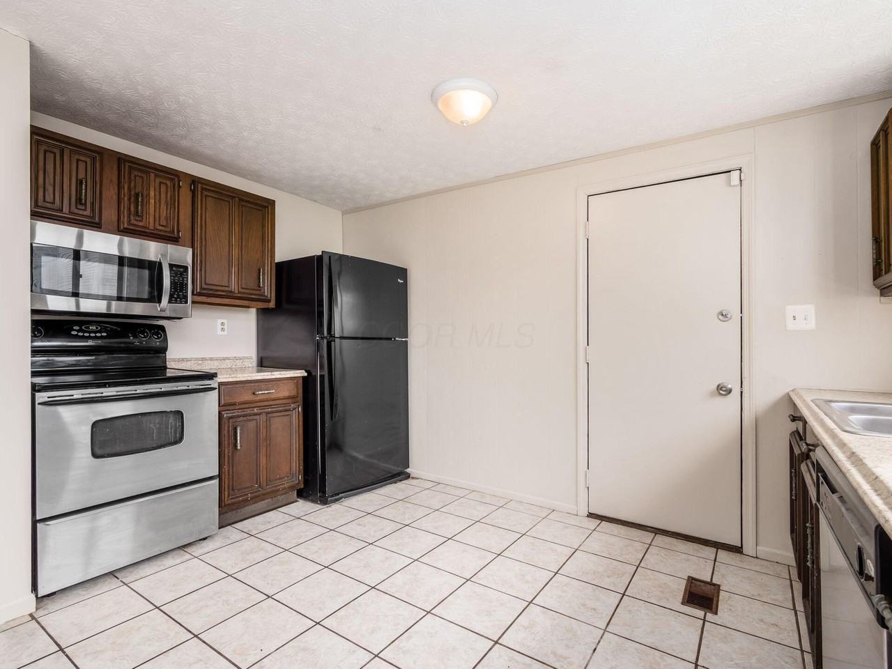 2411 Red Rock Blvd - Photo 6 of 25