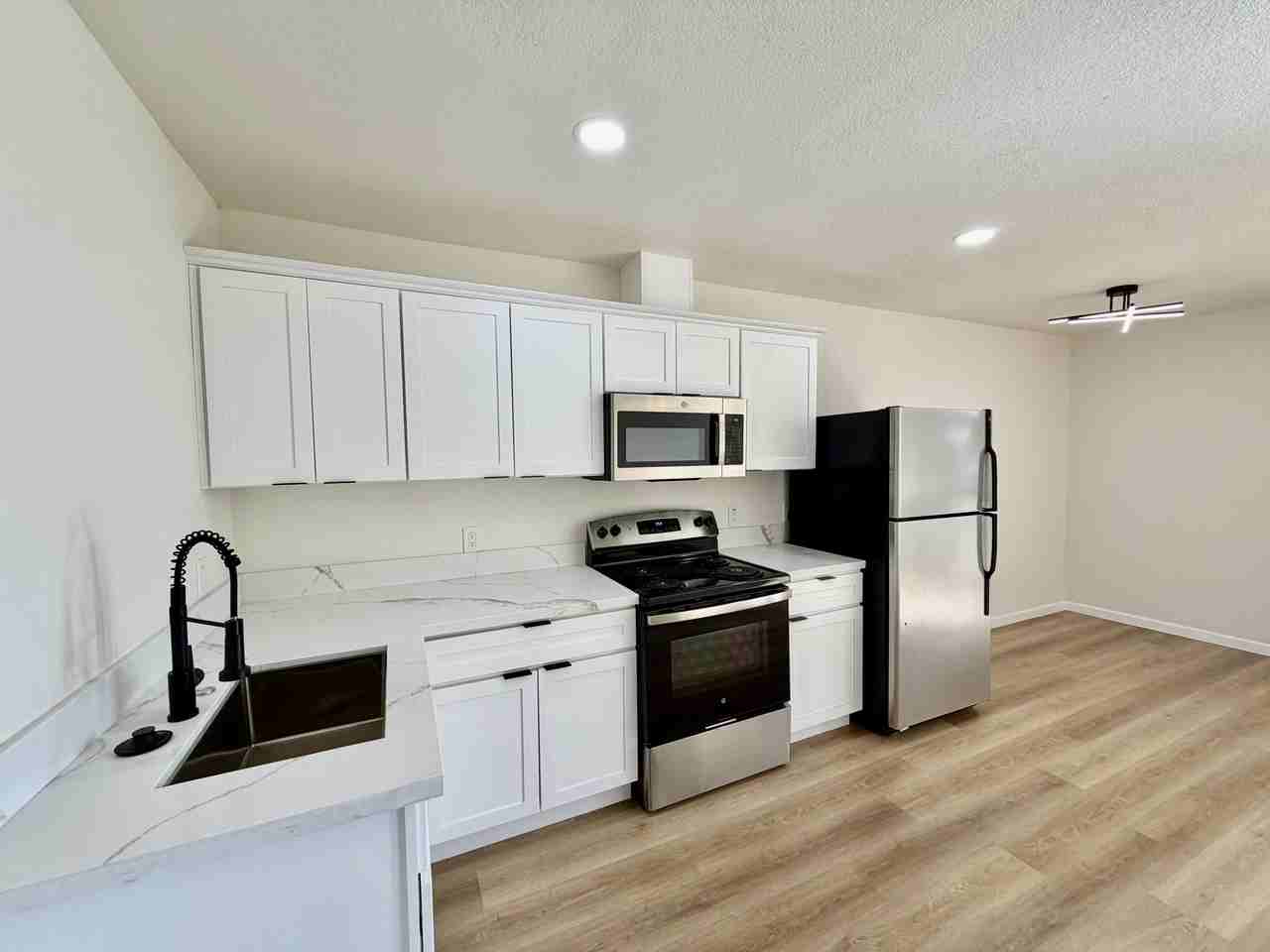 52119 Calle Avila #B - Photo 5 of 10