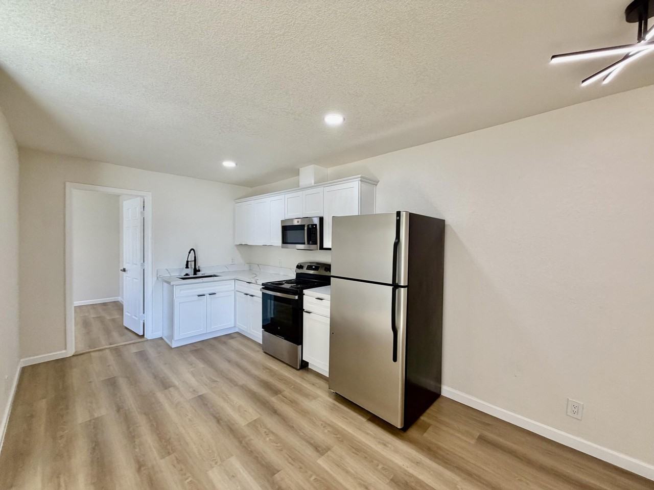 52119 Calle Avila #B - Photo 7 of 10