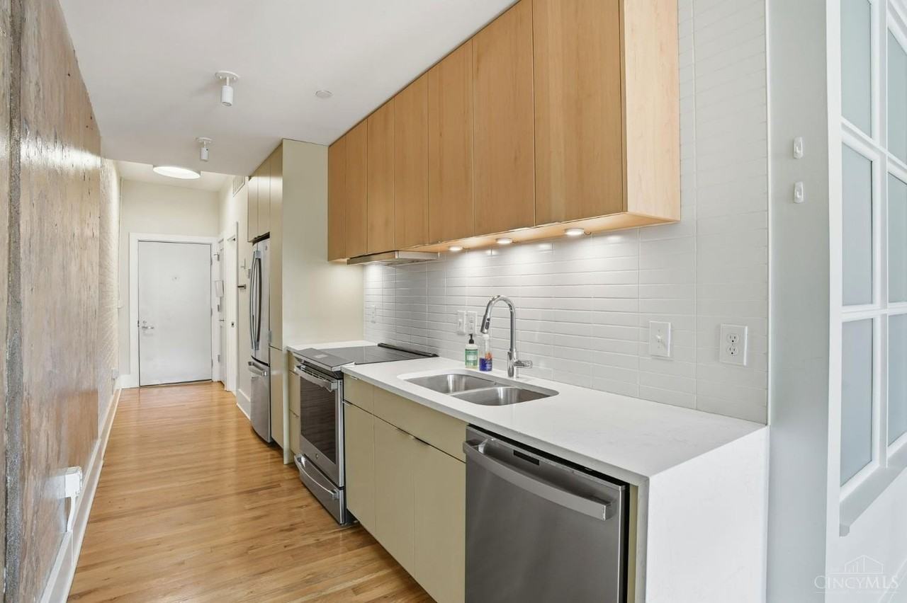11 E Court St #303 - Photo 6 of 24