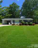 featured image of 421 Kingfield Dr Sw