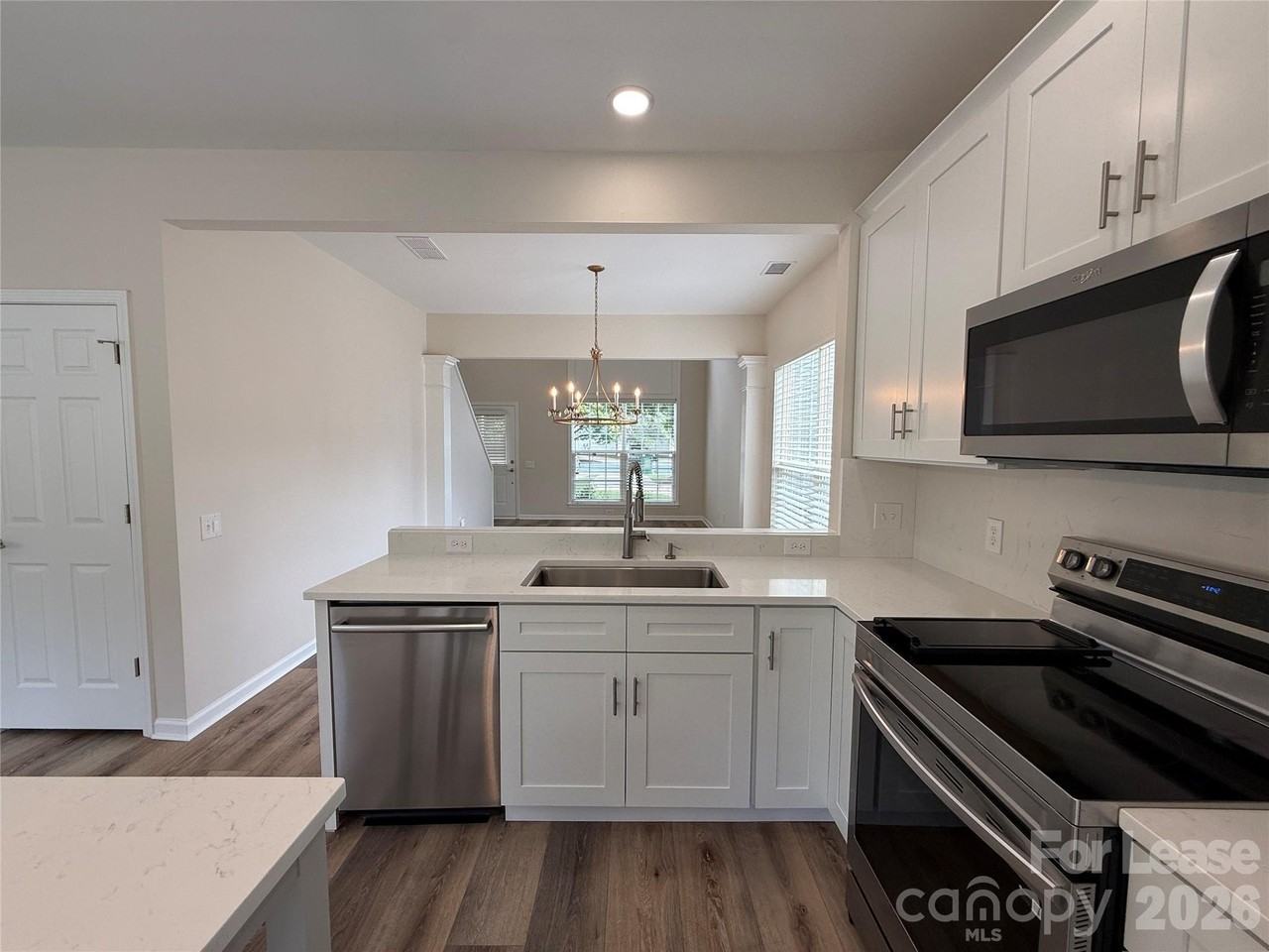 3404 Laurenhurst Ln - Photo 7 of 24