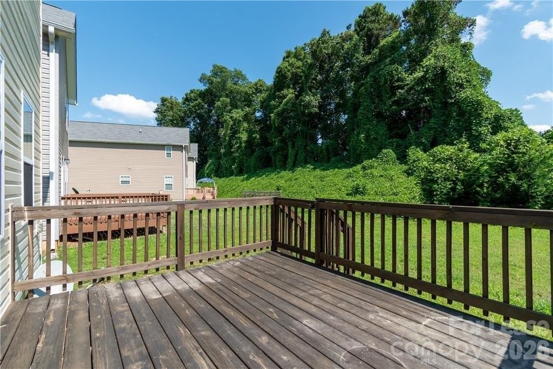 108 Lookout Point Pl - Photo 3 of 30