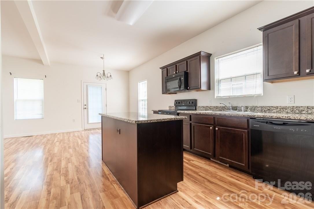 108 Lookout Point Pl - Photo 6 of 30