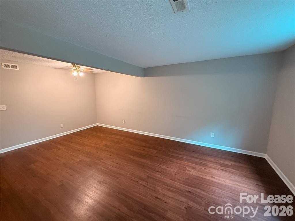 11037 Hunter Trail Ln - Photo 4 of 14