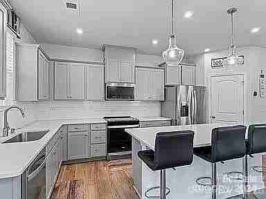 1230 Bigelow St - Photo 6 of 19