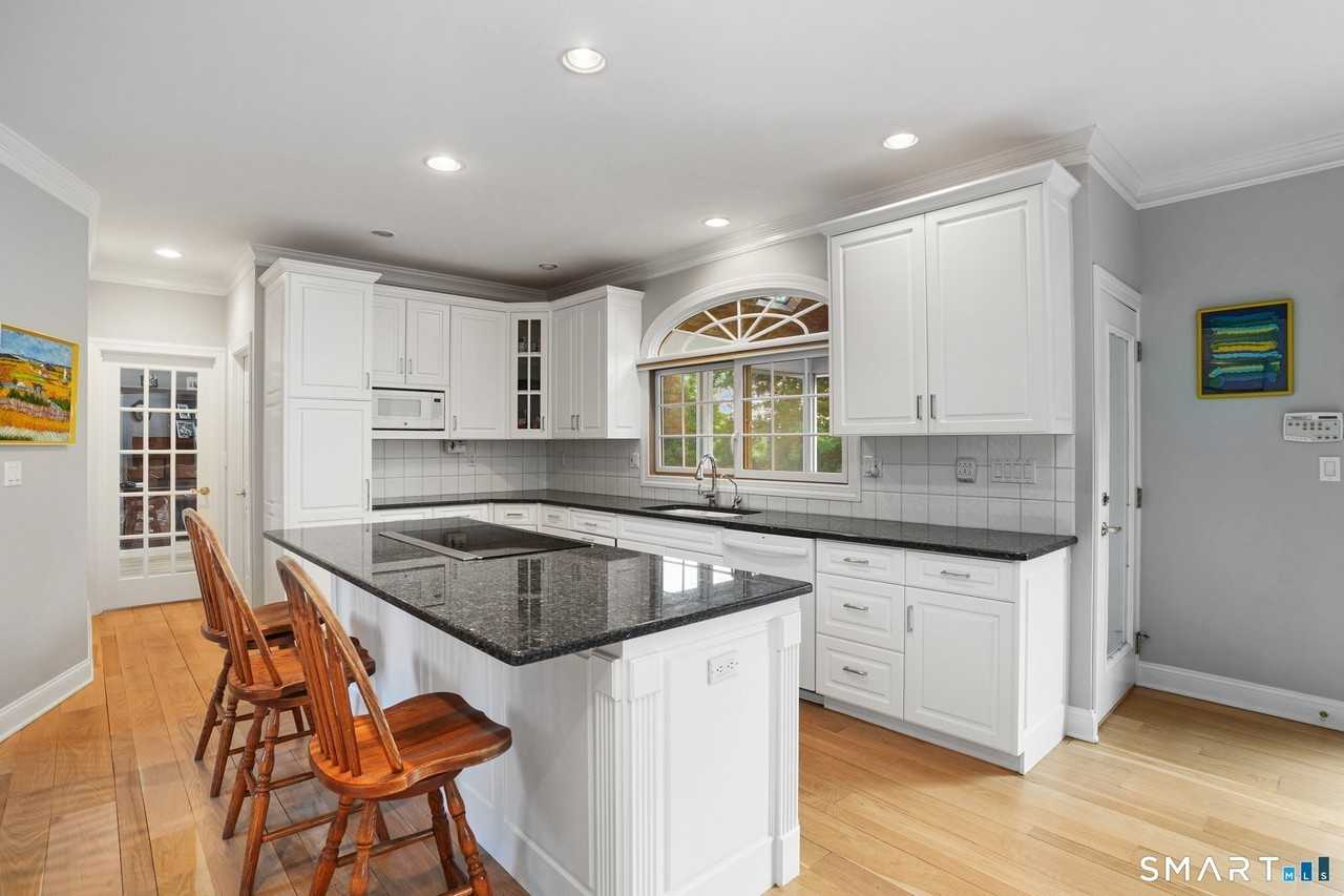65 Pine Ridge Rd - Photo 3 of 36