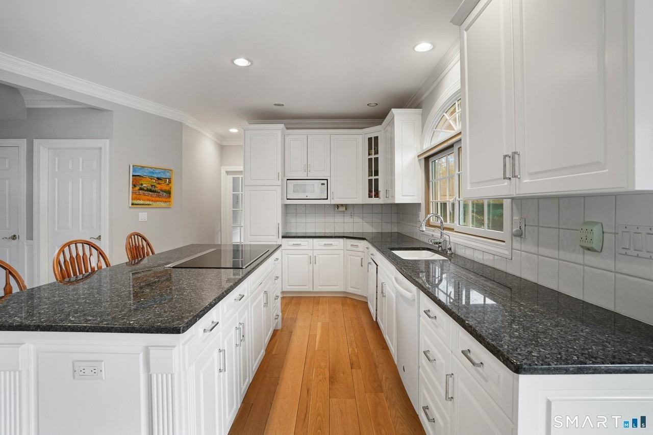 65 Pine Ridge Rd - Photo 4 of 36