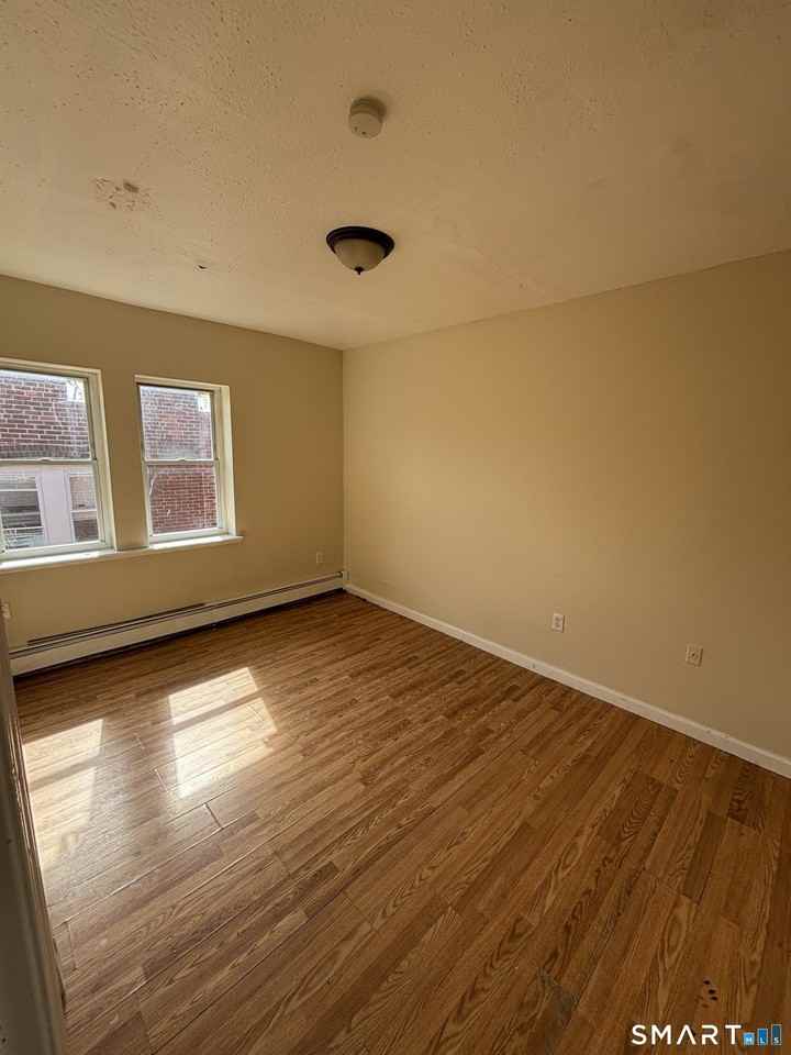 4143 Nelson St - Photo 6 of 11