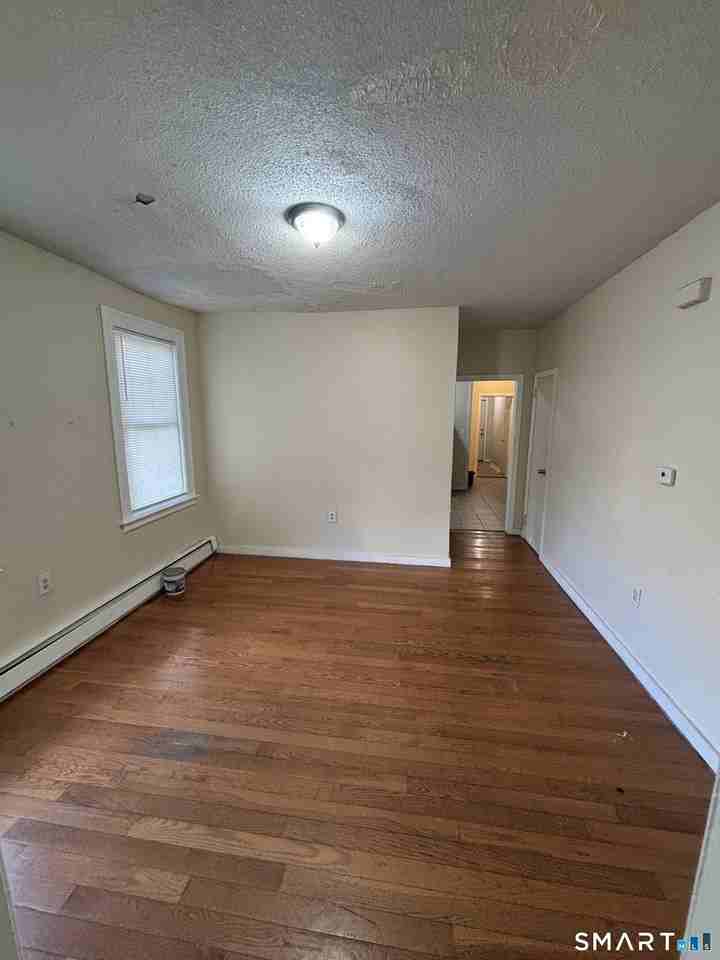 256 Mather St #1B - Photo 4 of 8