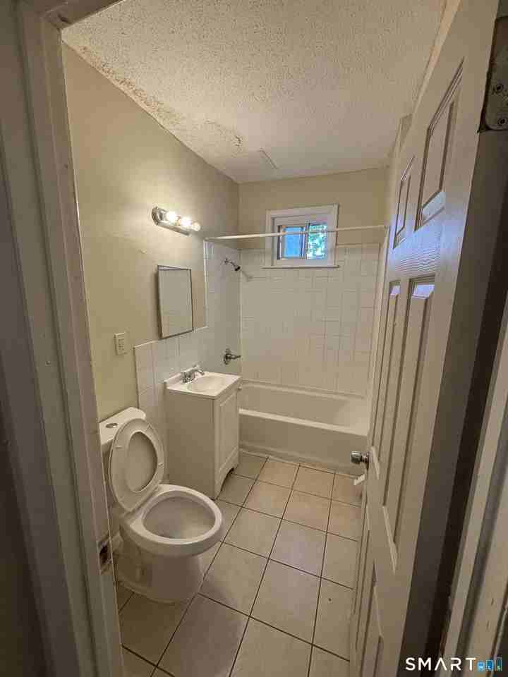 256 Mather St #1B - Photo 6 of 8
