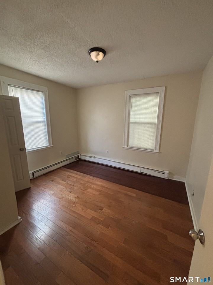 256 Mather St #1B - Photo 7 of 8