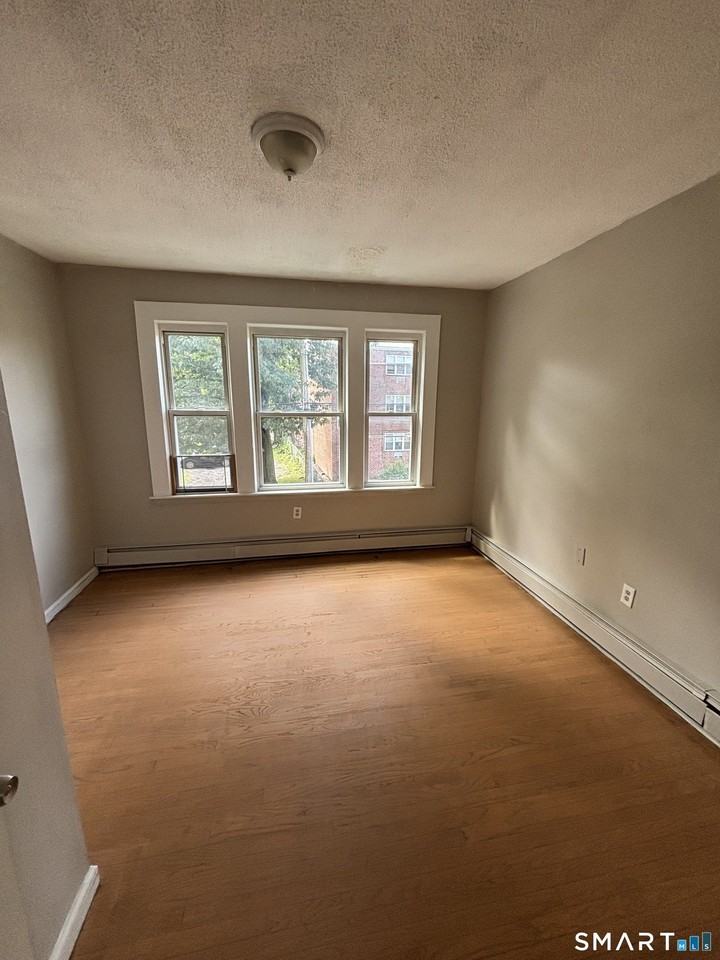 256 Mather St #2B - Photo 2 of 7