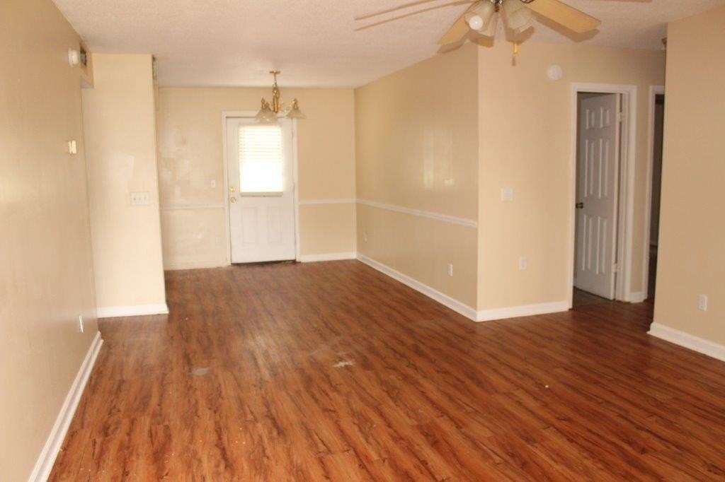 215 Begonia Dr - Photo 4 of 15